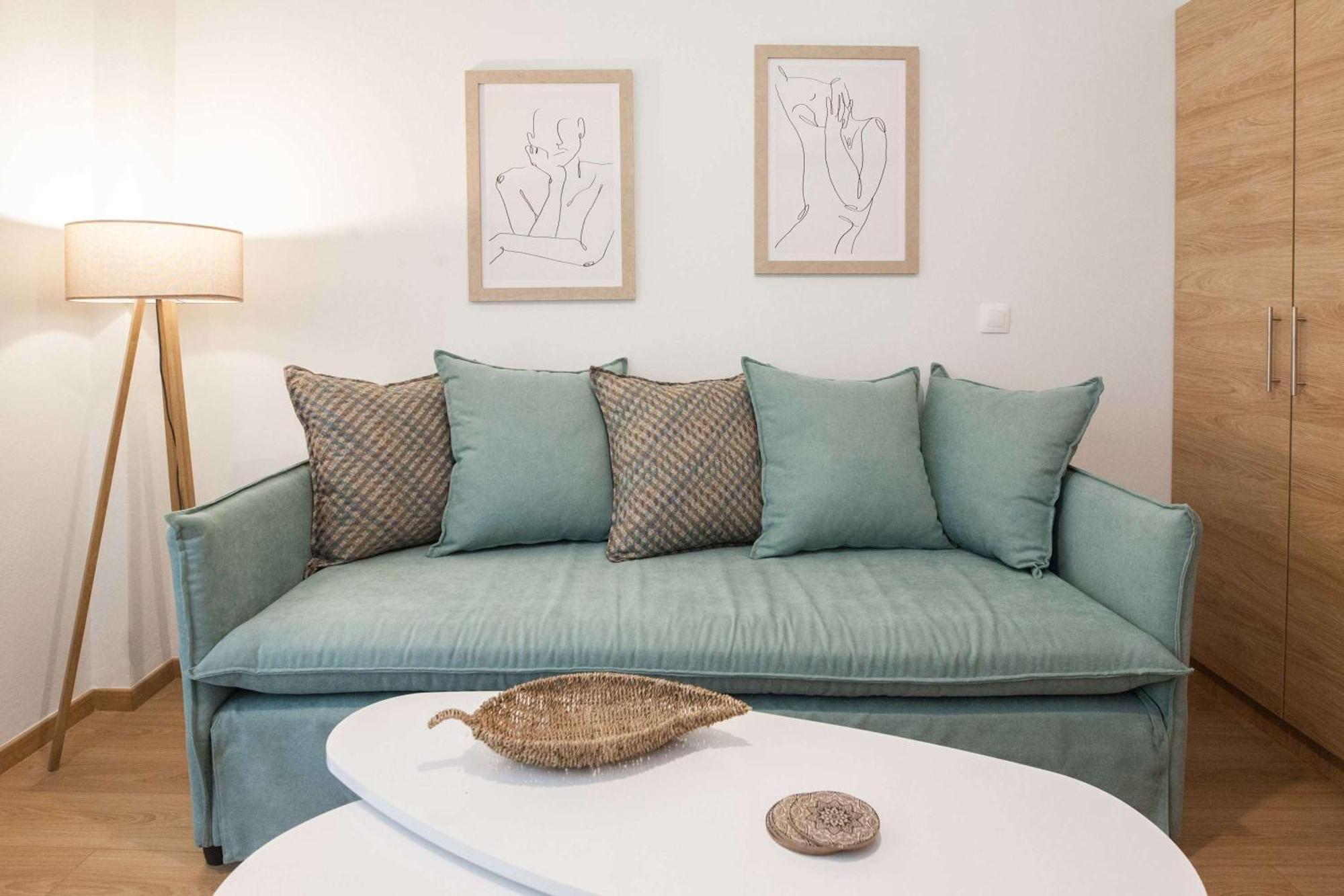 Fresh Urban 1 Bd Apt With Balcony In Zografou * Афины